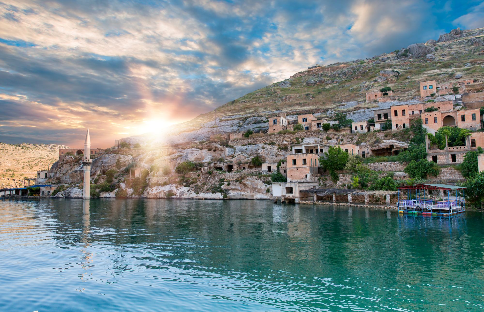 Halfeti sobre el Éufrates al atardecer