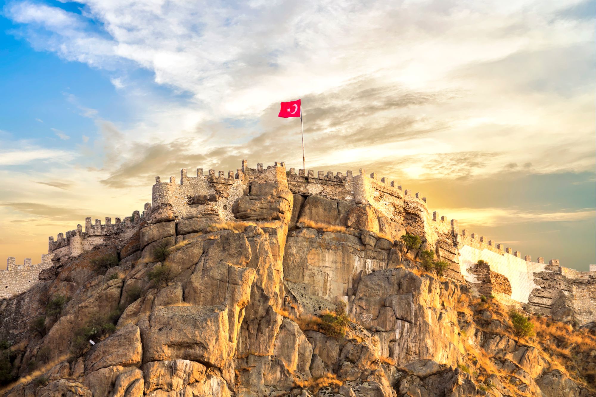 La fortaleza de Afyonkarahisar sobre la roca volcánica